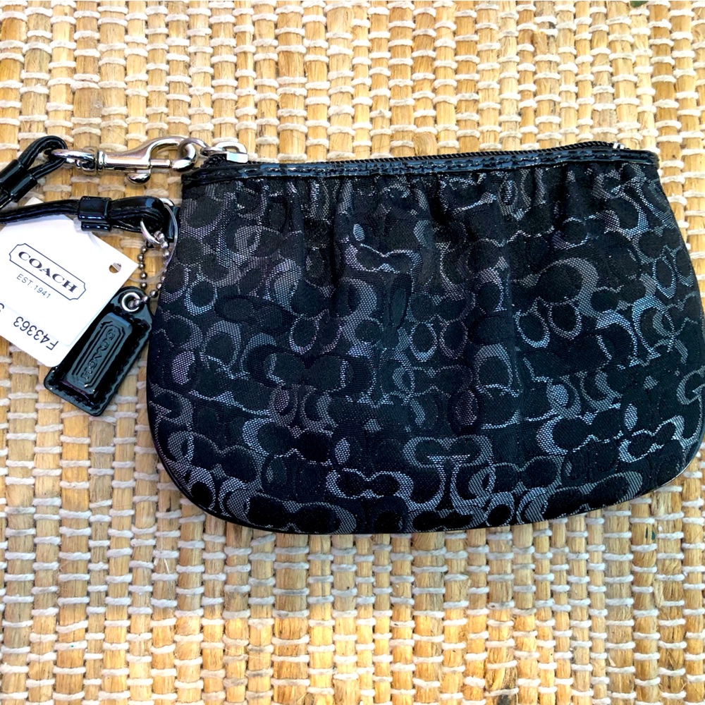 NWT COACH sm wristlet blk w/patent strap and metallic silver detailing